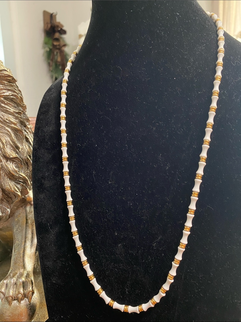 Monet White and Gold Beaded Necklace